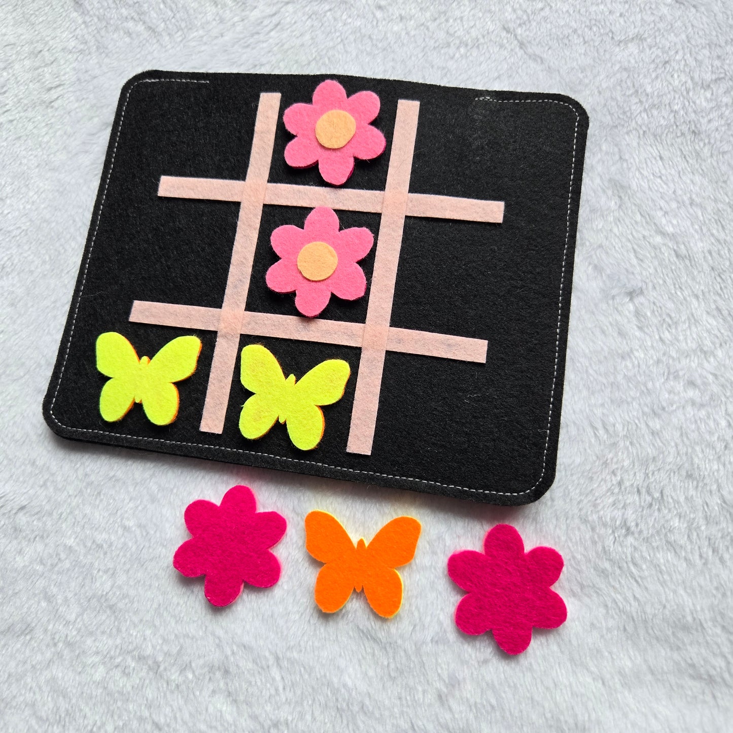 Outdoors Tic Tac Toe On The Go