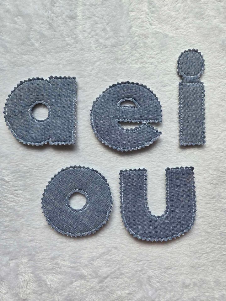 Matching Vowels Rainbow Lower Case Alphabet Set